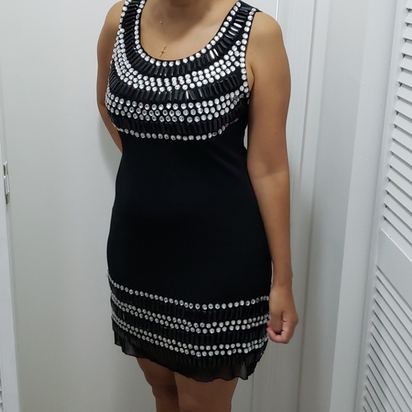Statement Dress🎀REDUCED PRICE🎀 - Picture 2 of 11